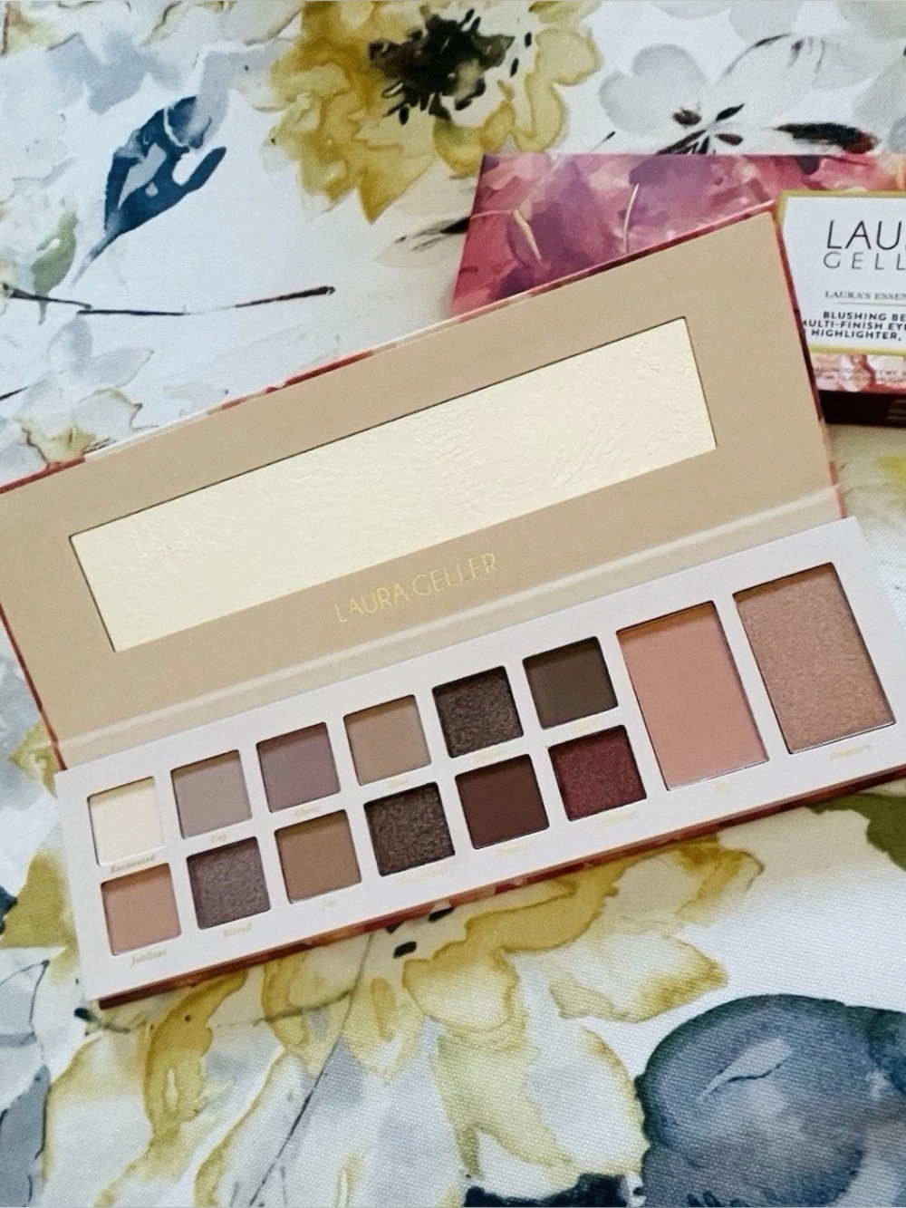 Laura Geller Blushing Beauty Eyeshadow & Blush Palette - Neutral Pink Tones